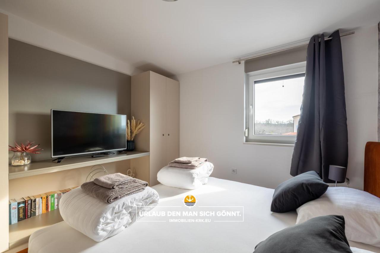 Penthouse Panorama Deluxe In Malinska Apartment Luaran gambar